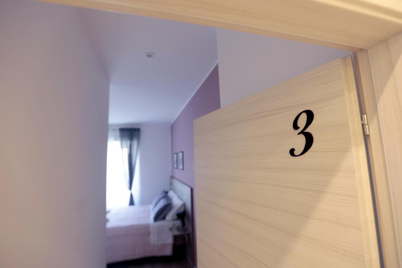 AnGiò holiday rooms Napoli Esterno foto